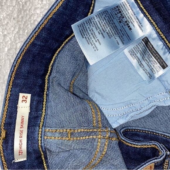 Levi's Blue Highrise Skinny Jeans(Size 32) - Picture 5 of 7